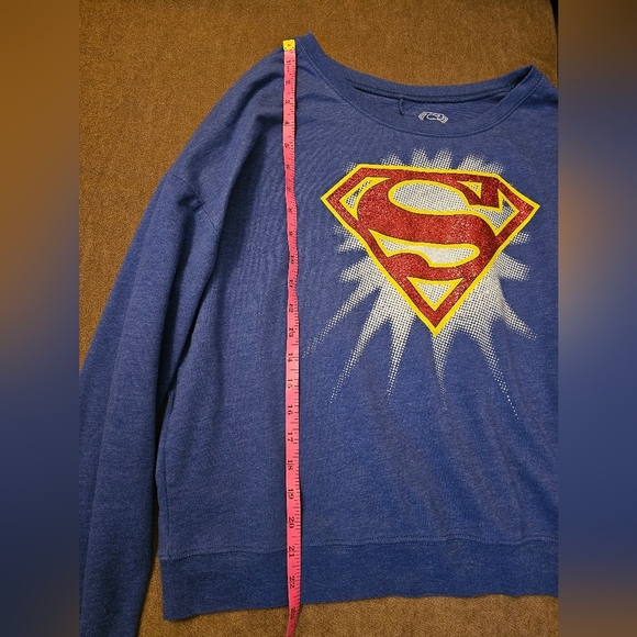 Superman Long Sleeve Round Neckline Glitter Logo Sweatshirt Size XXL Juniors - Picture 11 of 11